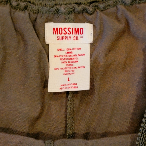 Women's short - Picture 3 of 3